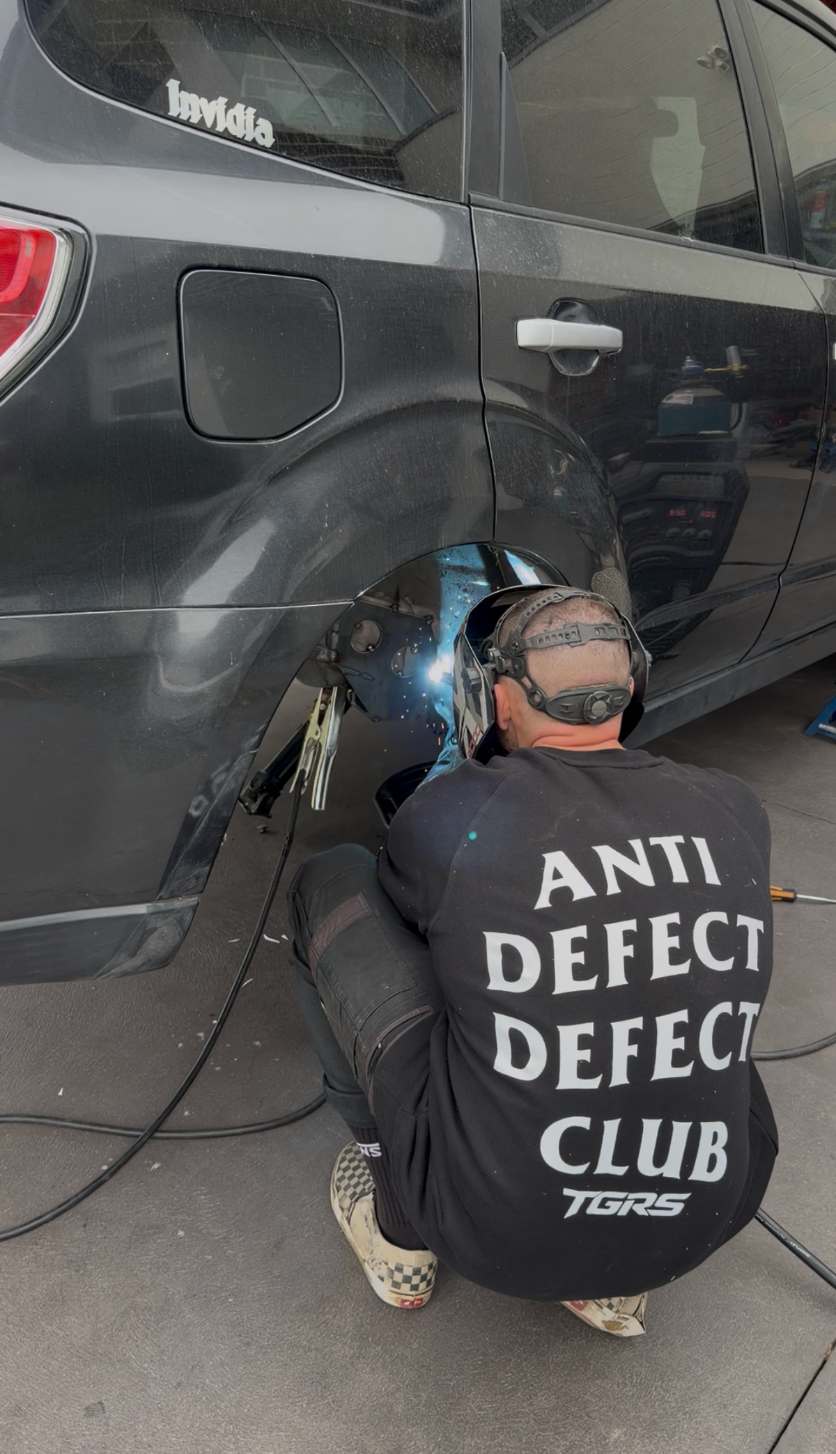 ANTI DEFECT DEFECT CLUB Crewneck